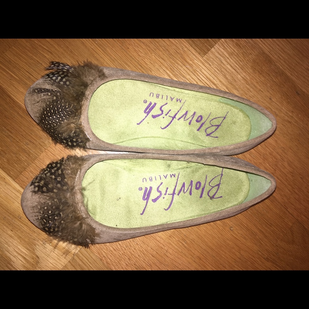 flats with feather toe